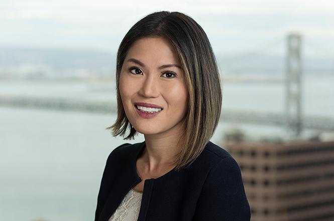 Betty Chen's headshot photo