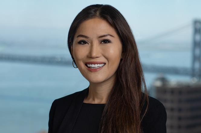 Betty Chen's headshot photo